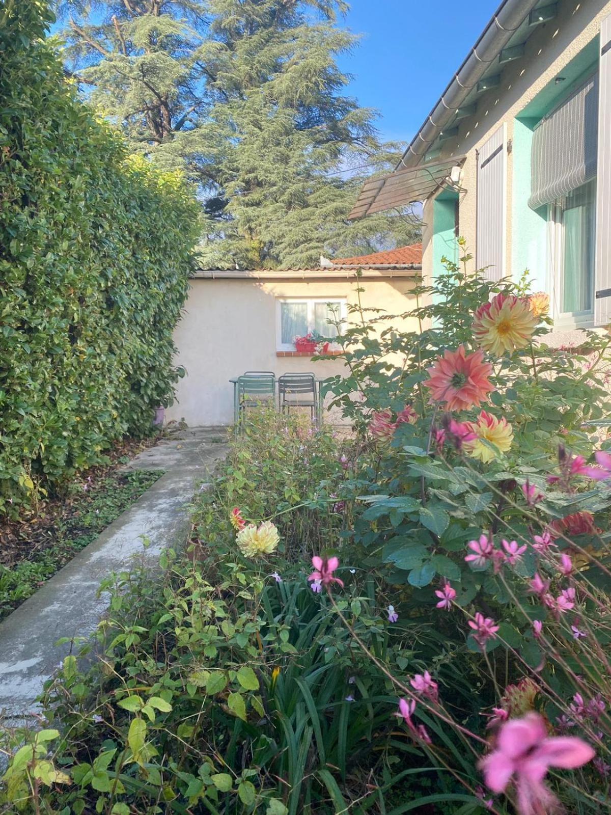 La Villa Le Vigan  Exteriör bild